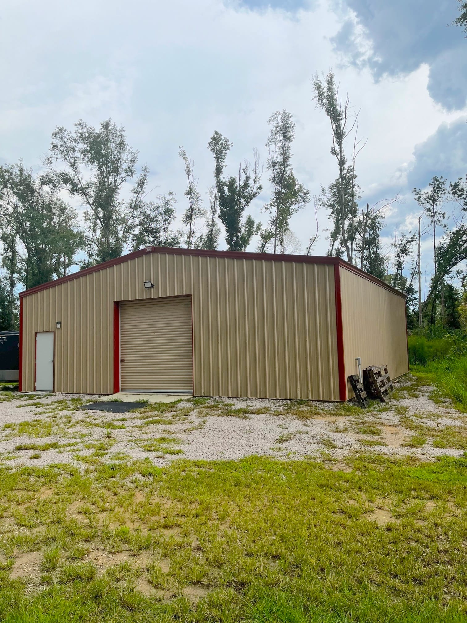 40 x 40 Storage Building in Longville, LA MBMI Metal Buildings